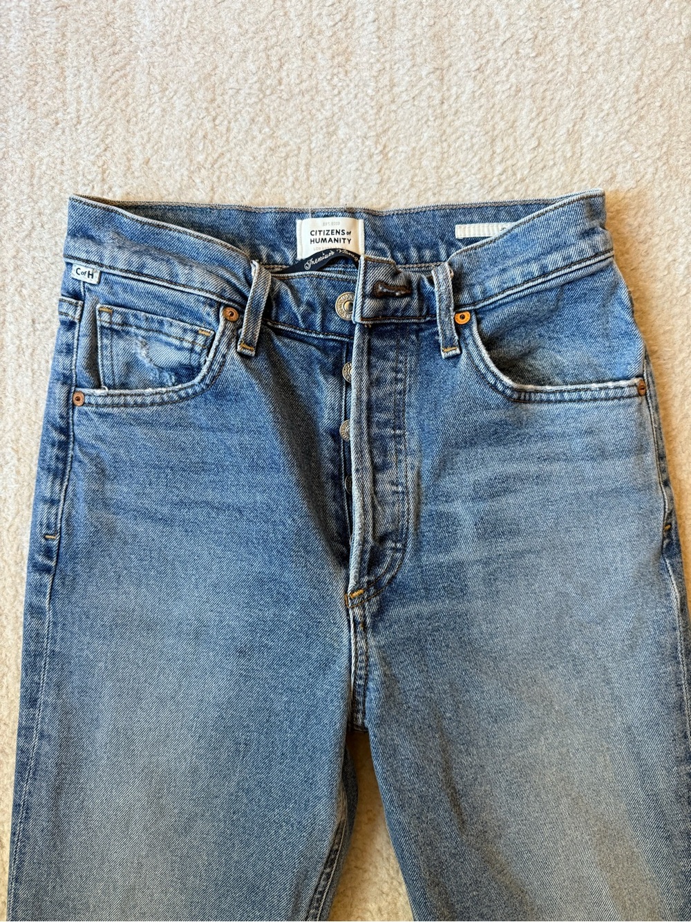 Citizens Of Humanity Straight Leg Jeans in Light Blue Wash